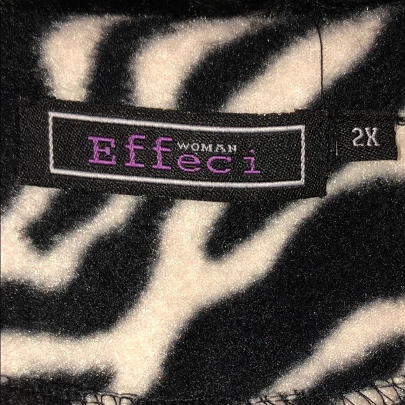 Effeci womans 2X zebra print fleece jacket. - Picture 4 of 10